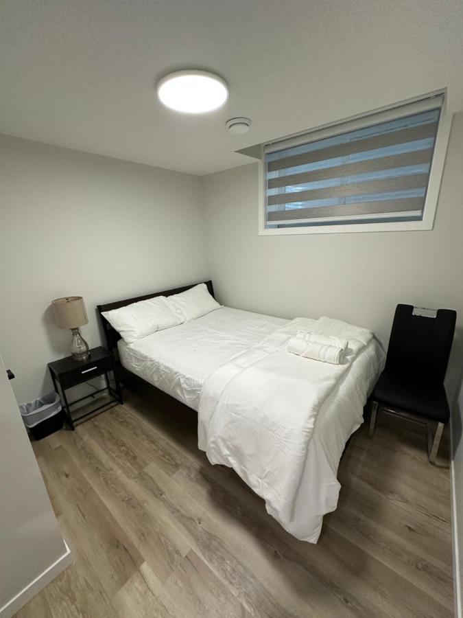 2 Bedroom 2 Washrooms Brand New Beautiful & Cozy Suite Calgary Zewnętrze zdjęcie