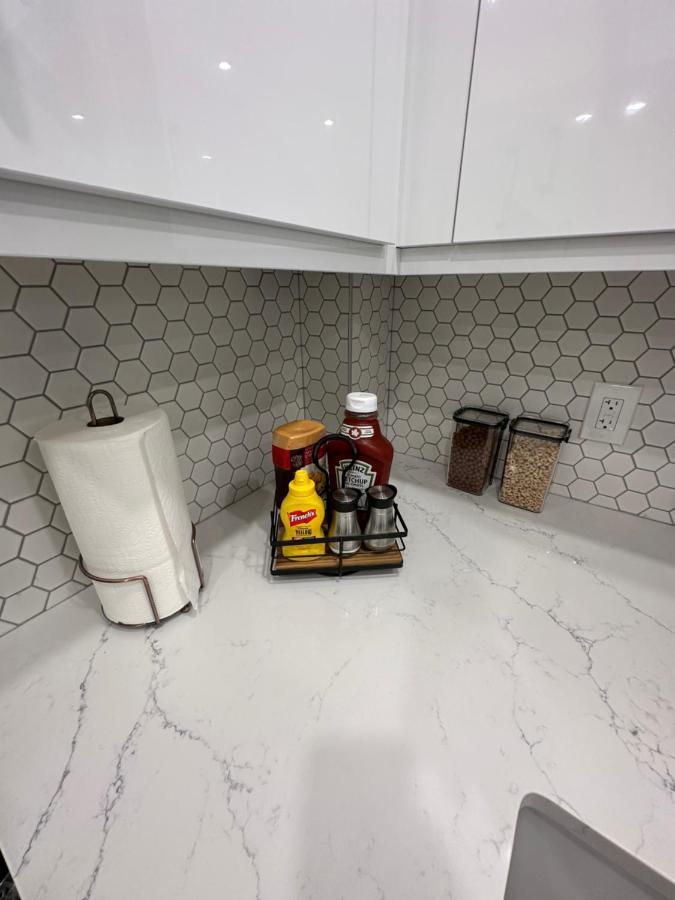 2 Bedroom 2 Washrooms Brand New Beautiful & Cozy Suite Calgary Zewnętrze zdjęcie